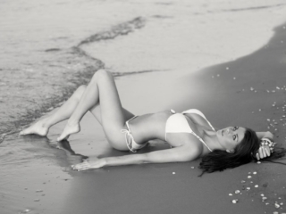 fotograf christian grüner lesley bilgrav bikini brunette strand beach